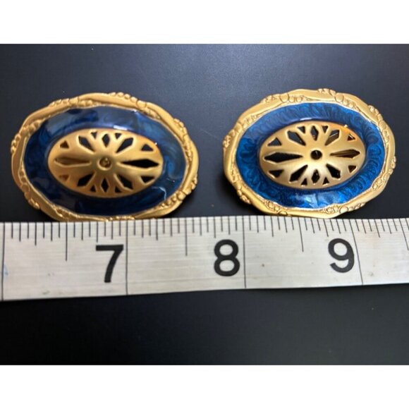 Vtg Avon 1980's Clip On Earrings Navy Blue Enamel Cut Out Oval‎ Satin Gold Tone - Picture 2 of 4